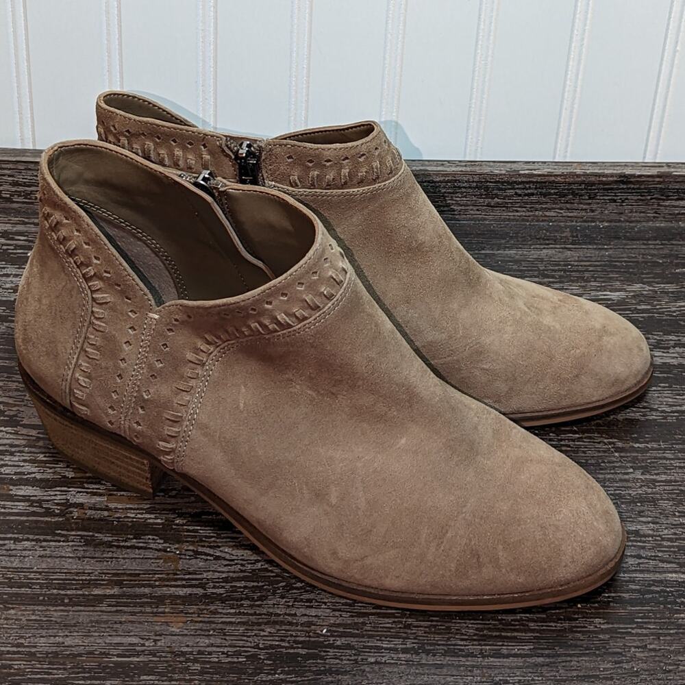 Vince Camuto Women's Tan Suede Parrla Ankle Bootie Size 10W/42